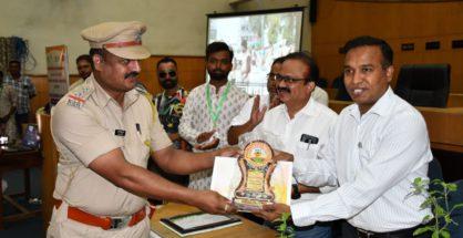 NMC felicitates Brand Ambassadors of Swachh Bharat Abhiyan in Nagpur