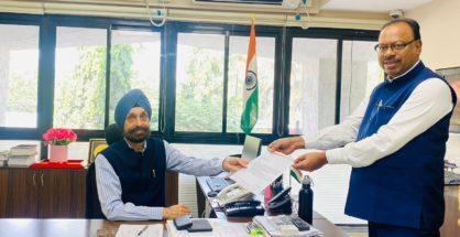 Gram Panchayat polls: Bawankule urges SEC to give permission for filing nominations offline