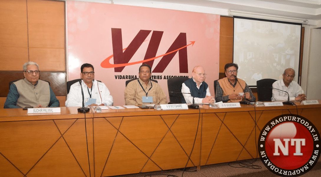 MPCB Joint Director Motghare interacts with VIA members in Nagpur