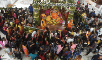 भगवान के दर्शन कर श्रद्धालुओं ने शुरू किया नया साल