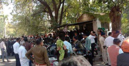 Wrong Turn: Cop, lawyer engage in scuffle in Nagpur, Watch Video