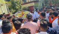 Video: “Nibba-Nibbi & Nudity….” Why does Bajrang Dal have problems with Valentine’s Day?
