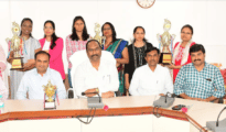 MSEDCL felicitates sportspersons for excelling in State-level contest