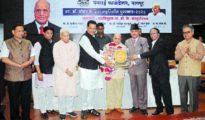 Gadkari honoured with ‘Mohan Dharia Rashtranirman Puraskar’ in Nagpur
