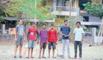 पथरीले एवं कांटों से भरे मैदान में खेलना बन रहा परेशानी का सबब
