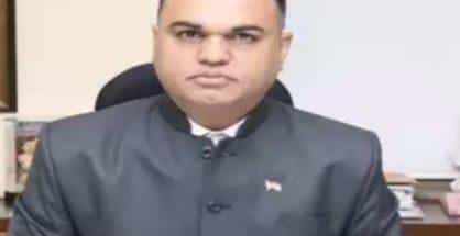 Deepak Kapoor reviews various projects in MIHAN