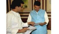 Fadnavis meets MNS chief Raj Thackeray