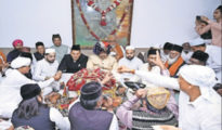Parcham Kushai marks start of annual urs of Hazrat Tajuddin Baba