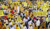 नागपुरात ओबीसी समाजबांधवांचा महामोर्चा; राजकीय पक्षांच्या नेत्यांचाही सहभाग !