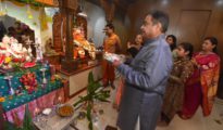 केंद्रीय मंत्री नितीन गडकरी यांच्या नागपुरातील निवासस्थानी गणपती बाप्पाचे आगमन !