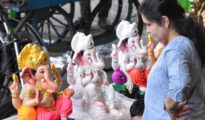 Ganpati Bappa’s Grand Arrival in Nagpur; Shops Adorned with Stunning Ganesh Idols!