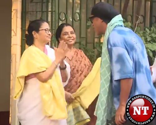 Ronaldinho inaugurates Durga Puja Pandal in Kolkata