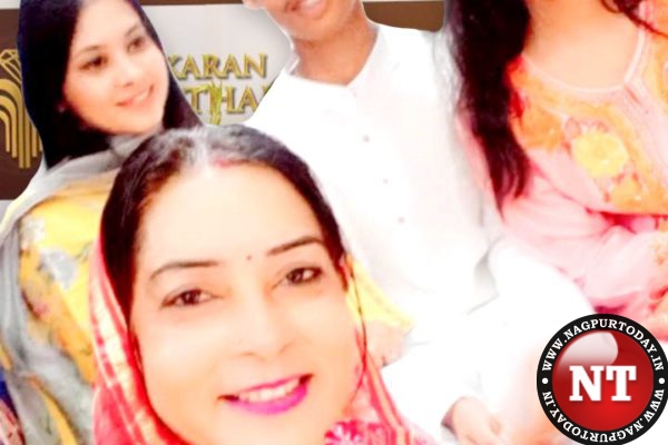 करण कोठारी ज्वेलर्स में भारतीय ज्वेलरी शॉपिंग फेस्टिवल का पहला 25 ग्राम सोने का सिक्का‌ कंचन थोटे‌ को