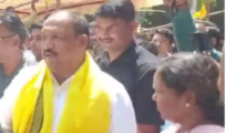 नागपुरात आंदोलकांनी ‘या’ मागणीसाठी आदिवासी विकास मंत्र्यांची अडवली गाडी