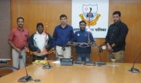 मनपा आयुक्तांच्या हस्ते दिव्यांग खेळाडूंना साहित्य व आर्थिक मदतीचा धनादेश प्रदान
