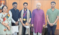 RSS chief meets Nagpur’s champion archer Ojas