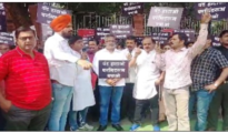 महाराष्ट्रातील बारमध्ये दारू पिणे महागणार ; सरकारच्या निर्णयाविरोधात नागपुरात बारमालकांचे निदर्शने