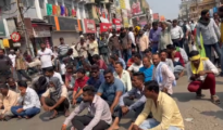 सीताबर्डीतील फेरीवाल्यांचा आक्रमक पवित्रा, कारवाईच्या विरोधात रस्त्यावर !