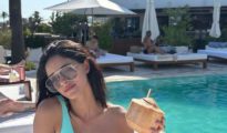 Does Ananya Have The Flattest Tummy In B-Town?