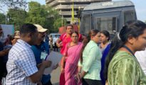 Third gender representatives caused chaos at the entry gate of Vidhan Bhavan in Nagpur
