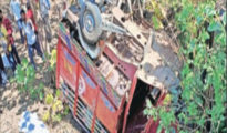 6 killed, 10 hurt as three-wheeler falls off bridge near Yavatmal