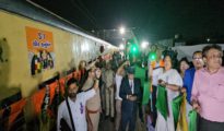 Stones pelted at Ayodhya-bound Aastha Special train in Maha, none hurt