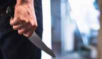 Bizarre: Man enters bank manager’s home in Nagpur, attempts suicide with knife