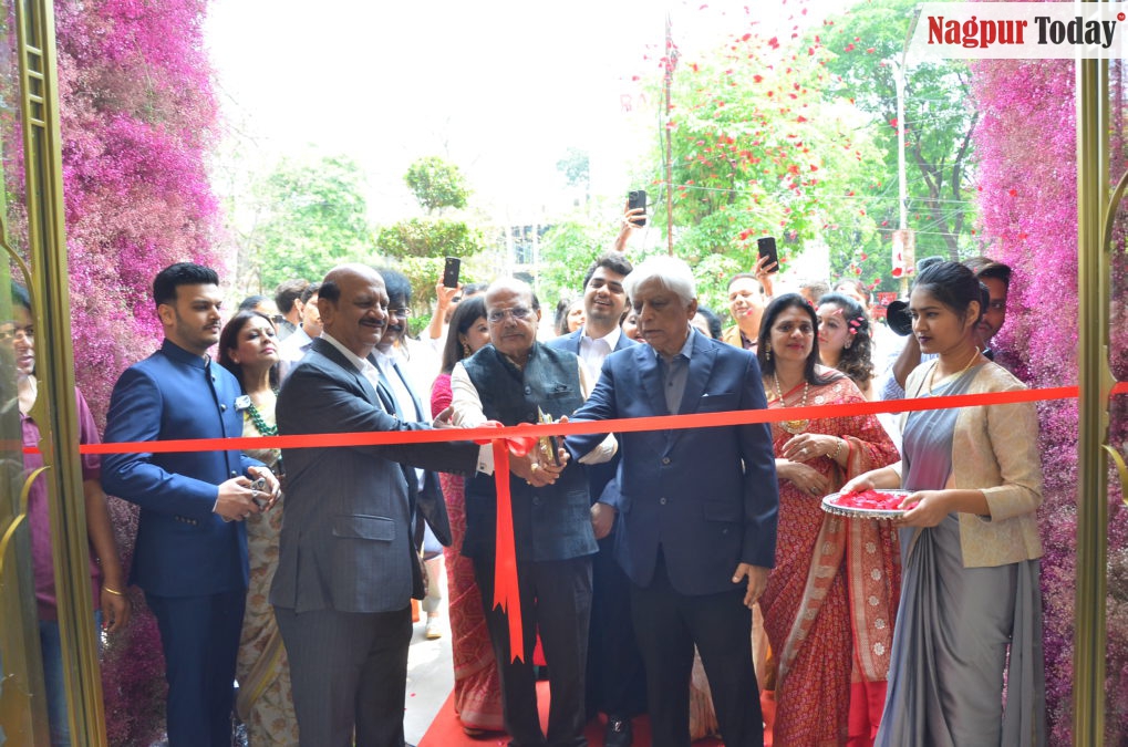 Batukbhai Jewellers unveils India's first bridal jewellery showroom at ...