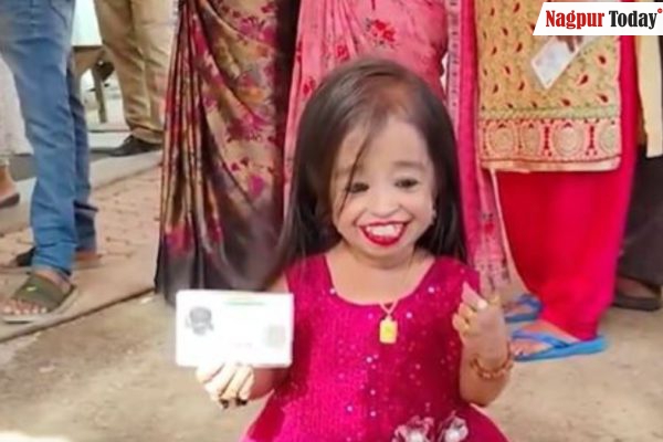 LS polls: Jyoti Amge, world’s shortest living woman, casts her vote in Nagpur