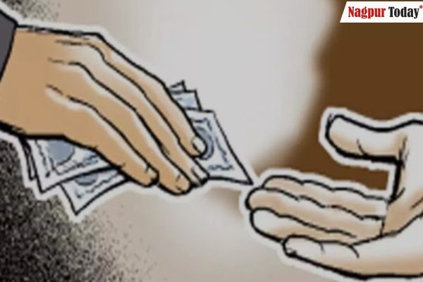 Excise Inspector nabbed taking Rs 3.25 lakh bribe in Nagpur