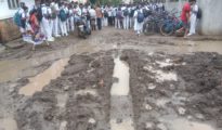 Students Navigate Muddy, Poorly Maintained Roads As School Resumes Classes in Nagpur
