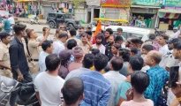 महानगरपालिका की टीम पर हमला, चालक घायल