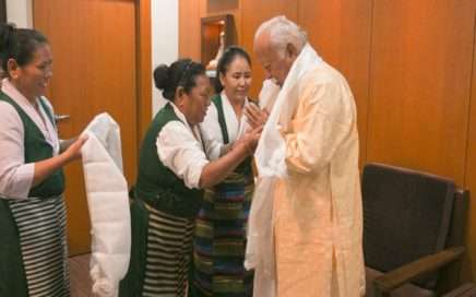 Tibetan community women tie Rakhis to Dr Mohan Bhagwat in Nagpur