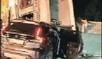 One killed as cement-mixer truck overturns on car after collision in Nagpur