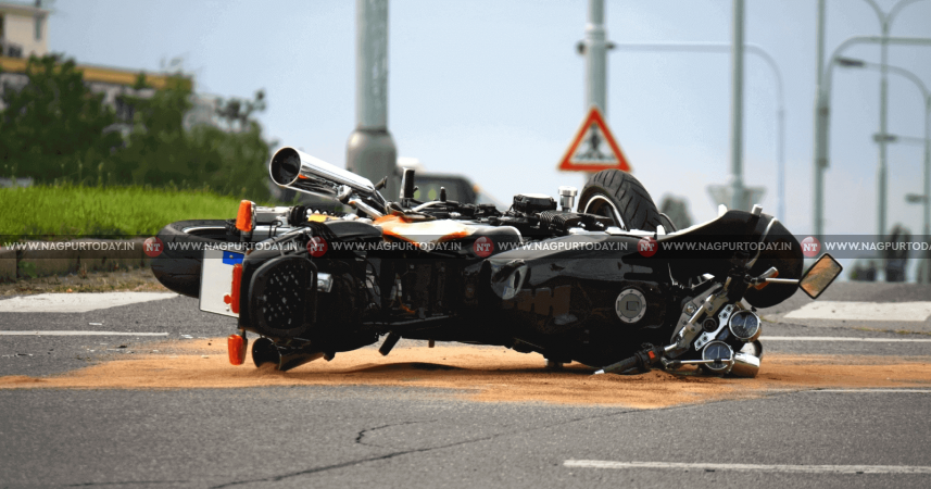 Two youths killed in tragic flyover accident in Nagpur