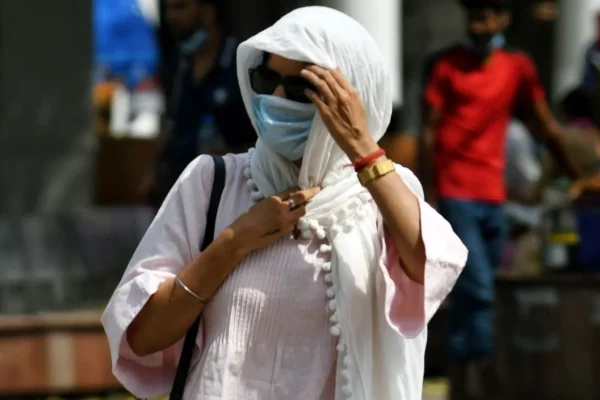 IMD issues yellow alert for Delhi, red alert for Gujarat as heat intensifies