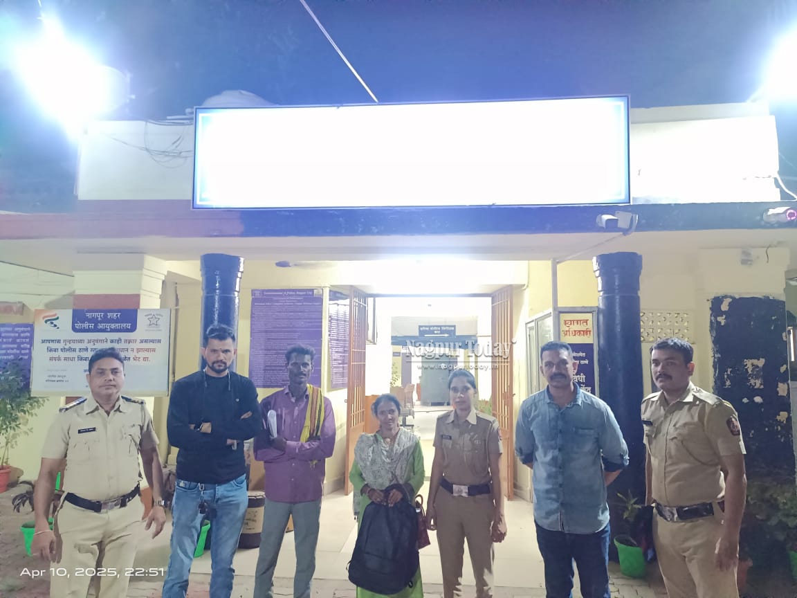 Ganeshpeth Police Return Accident Victim’s Bag with ₹1.5 Lakh