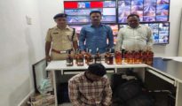 RPF Nagpur Seizes English Liquor Worth ₹43,750 in Train During ‘Operation Satark