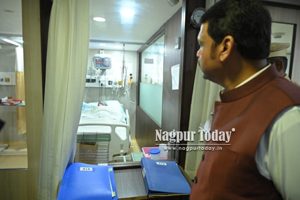 Umred Factory Blast: CM Devendra Fadnavis Visits Injured Workers in Hospital