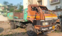 Labourer Dies, Two Injured as Gravel-Laden Truck Hits Divider in Kamptee