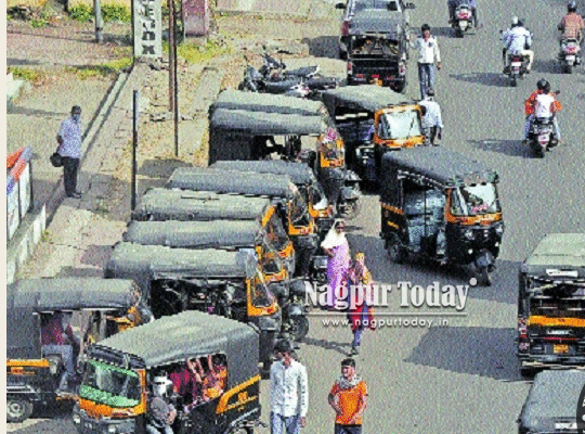 nagpur traffic police seize 448 autos e rickshaws collect rs 2 83 lakh fine