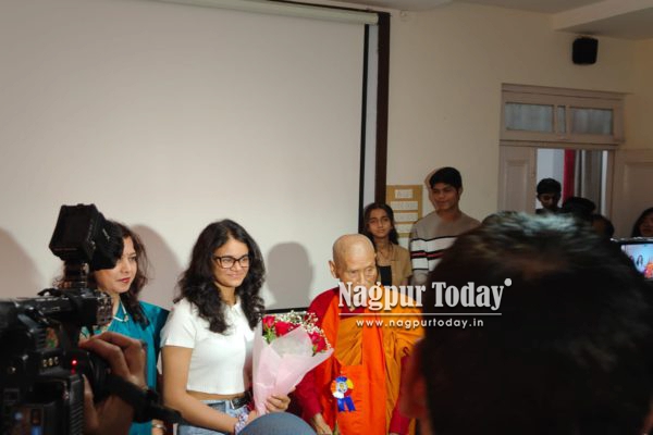 HSC Result 2025: Ambedkar College’s Ruchika Bhakre Scores 96.67% in Commerce, Amogh Excels in Science with 95.17%, Preesha Tops Arts with 94.50%!