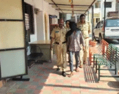 Extortion Attempt in Nagpur: Man Threatens Shopkeepers with Knife, Arrested