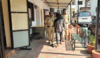 Extortion Attempt in Nagpur: Man Threatens Shopkeepers with Knife, Arrested