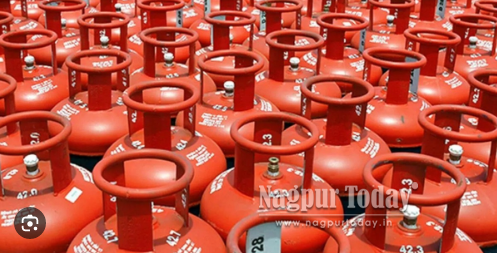 Commercial LPG cylinder price cut by Rs 24.50