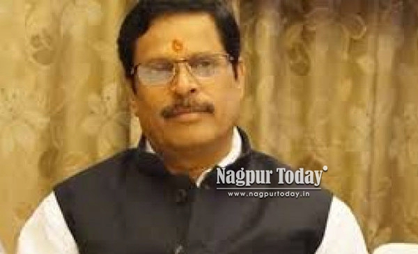 Former MLC Girish Vyas robbed of Rs 50,000 in broad daylight in Nagpur