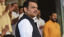 हिंदी सक्तीच्या मुद्द्यावरून साहित्यिक एकवटले; कवी हेमंत दिवटे यांनी परत केला महाराष्ट्र शासनाचा पुरस्कार