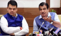 नागपूरात वीजपुरवठा वारंवार खंडित; केंद्रीय मंत्री गडकरींसह मुख्यमंत्र्यानी अधिकाऱ्यांना धरले धारेवर