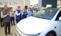 Tesla Drives Into India: Mumbai Showroom Inaugurated as Gadkari’s “Make in India” Stand Shapes EV Milestone