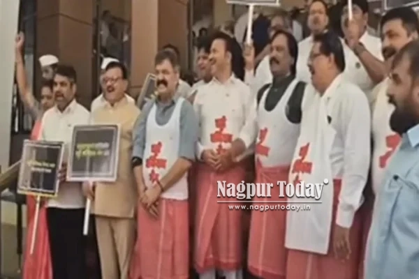 Lungi, Baniyan’ protest by Maharashtra Opposition against ‘slapgate’ MLA
